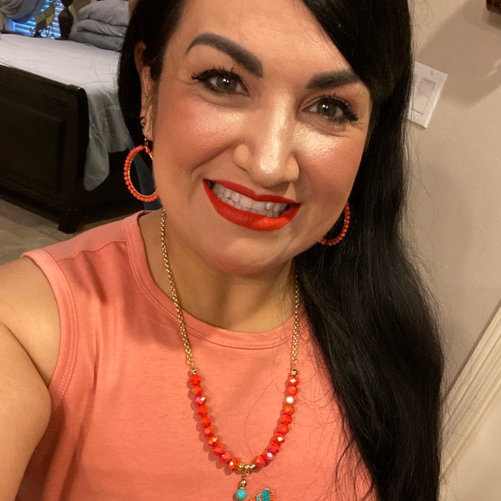 Meet your Posher, Priscilla